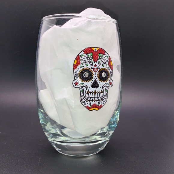 WHITE & RED SUGAR SKULL WITH SWAROVSKI CRYSTAL ACCENTS STEMLESS WINE GLASS NIB - Picture 7 of 11
